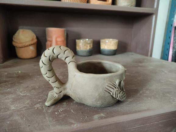 PRE-ORDER Taza C Teresita Mug | Curved Taller Fish Handle