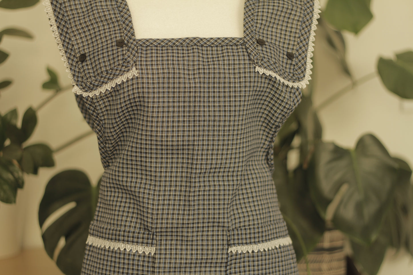 Elena Apron | Black & Blue Size 38)