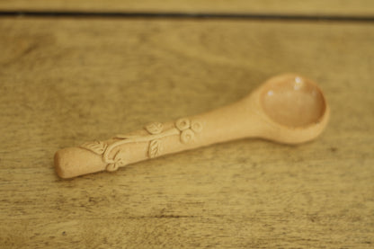 Gaytan Embroidered Natural Spoons