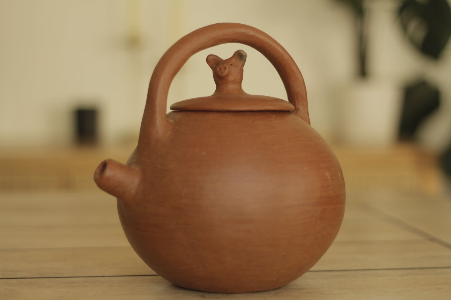 BR Piggy Lid Teapot