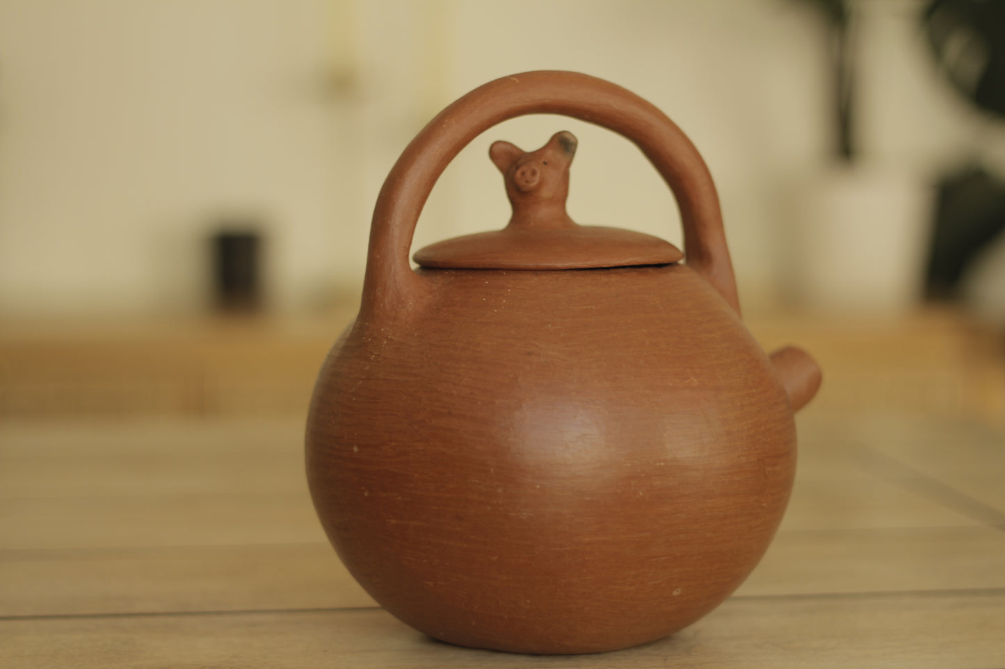 BR Piggy Lid Teapot