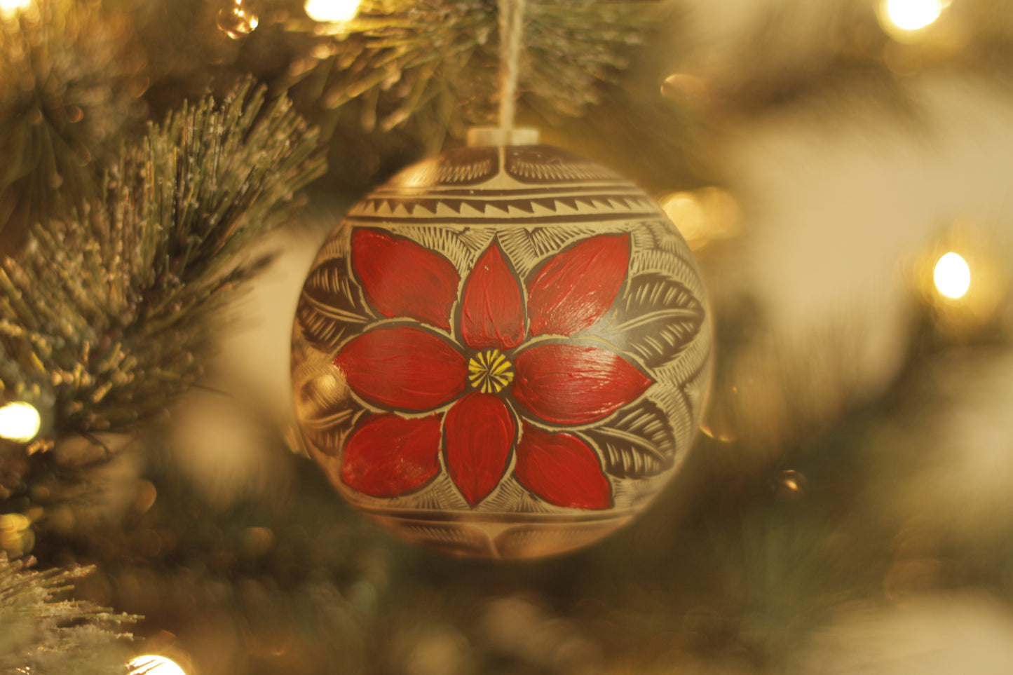 Hand Carved Jicara Ornaments | Cuetlaxochitl Single