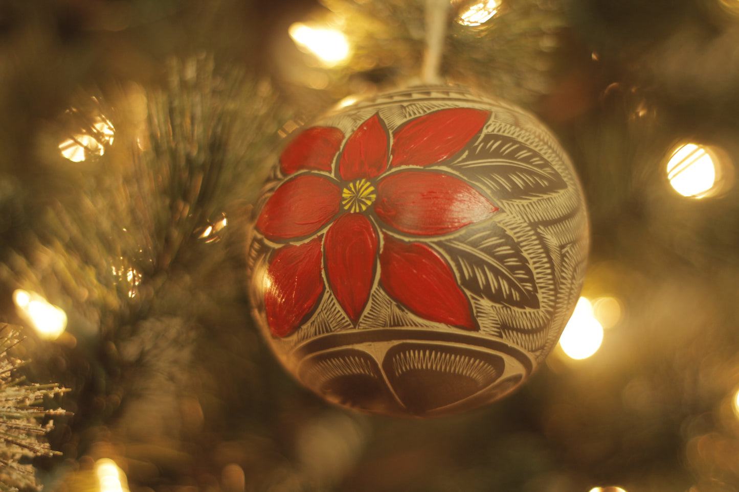 Hand Carved Jicara Ornaments | Cuetlaxochitl Single